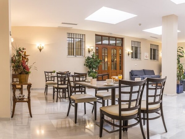 Dining - Hotel Leflet Gran Avenida (Coria del Rio)