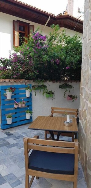 Outdoor dining - Gokova (Ula)