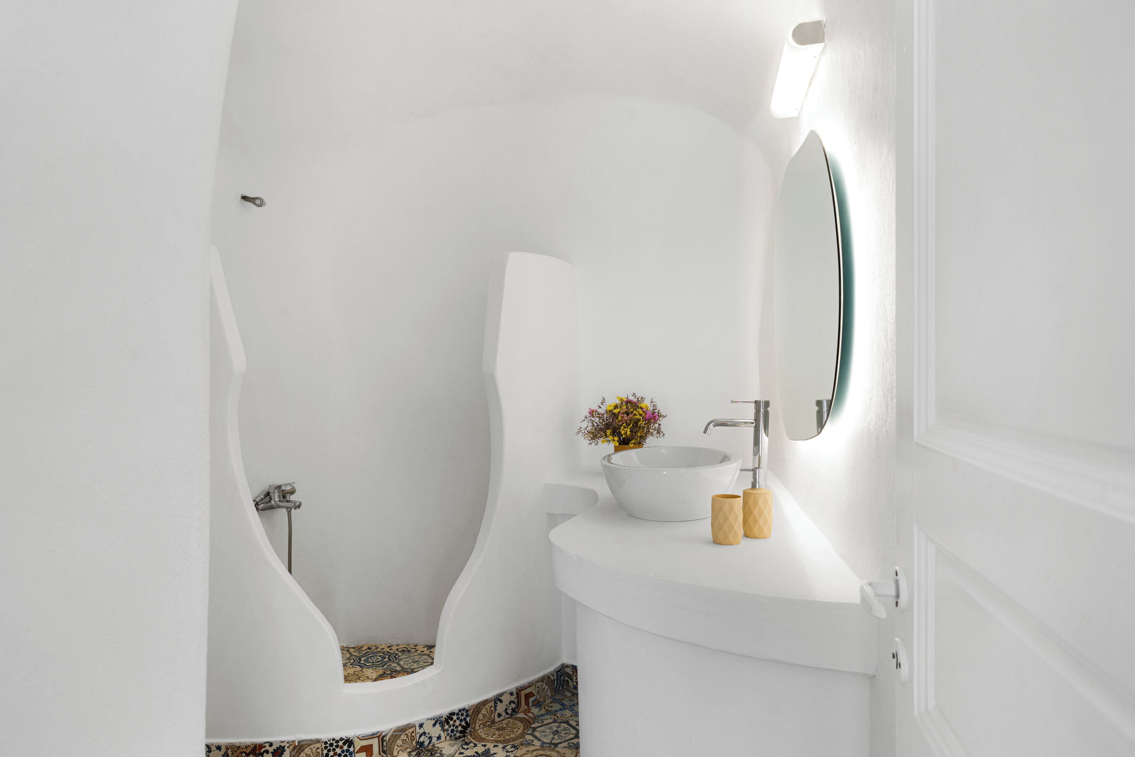 Cave Traditional Villa, Jetted Tub, Sea View | Bagno | Doccia, soffione a pioggia, set di cortesia gratuito, asciugacapelli