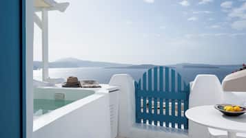 Cave Traditional Villa, Jetted Tub, Sea View | Vasca idromassaggio privata
