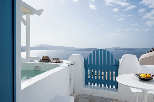 Cave Traditional Villa, Jetted Tub, Sea View | Private spa tub