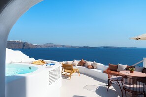 Villa senior, hidromasaje, vista al mar | Terraza o patio