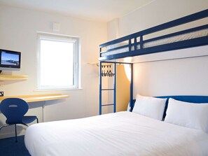 룸 (1 Double Bed and 1 Closed Bed) | 고급 침구, 책상, 방음 설비, 무료 WiFi