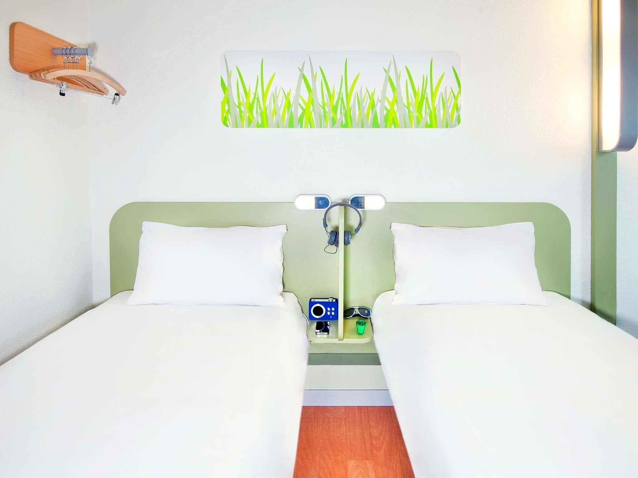 Chambre, 2 lits une place | Literie de qualité supérieure, bureau, chambres insonorisées