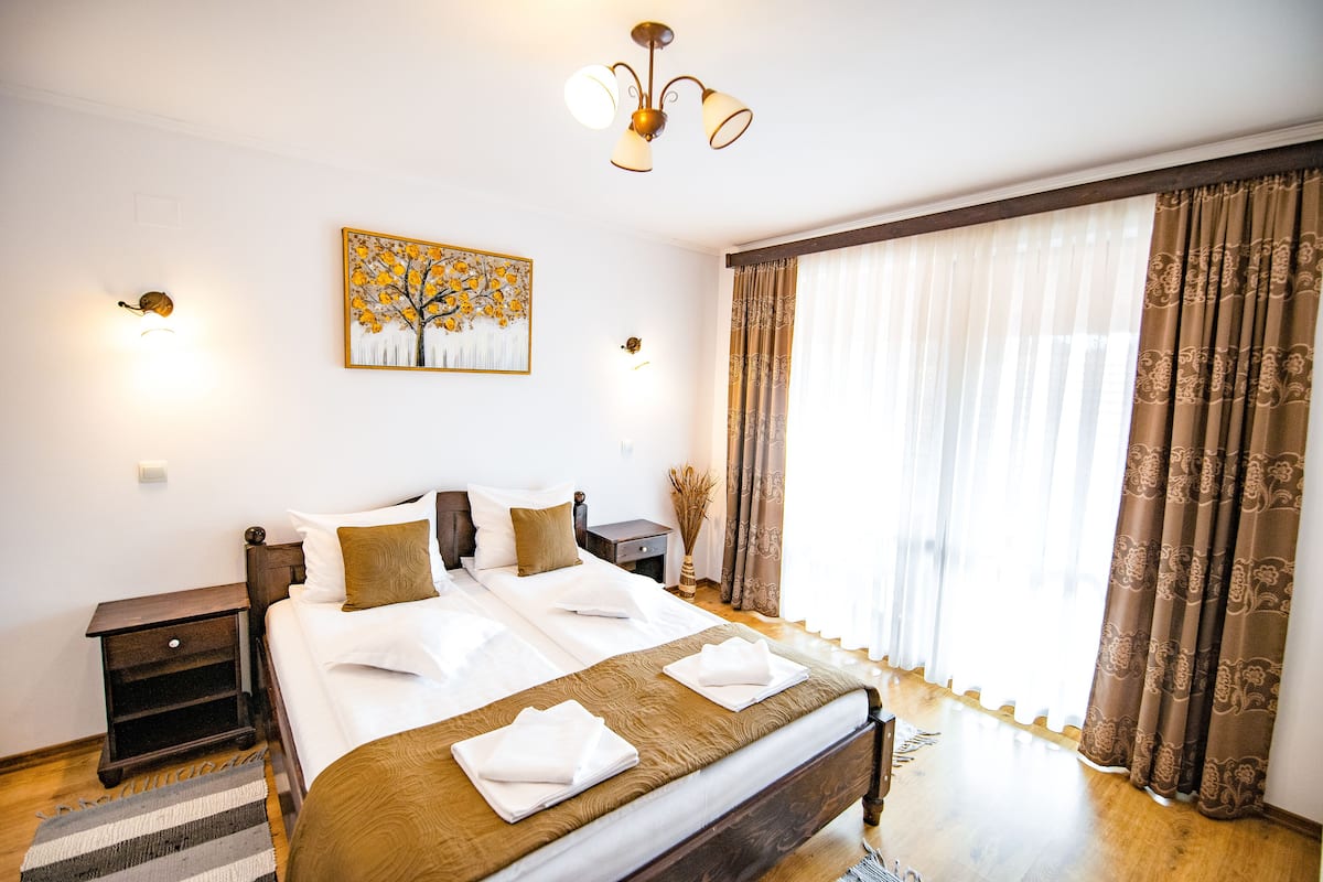 Superior Double Room, Mountain View | 1 bedroom, minibar, free WiFi, bed sheets