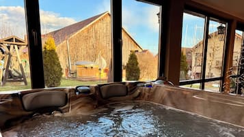 Indoor spa tub