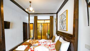 Deluxe Apartment | Minibar, free WiFi, bed sheets