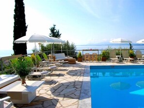 Outdoor pool - Captains Barbati (Corfu)