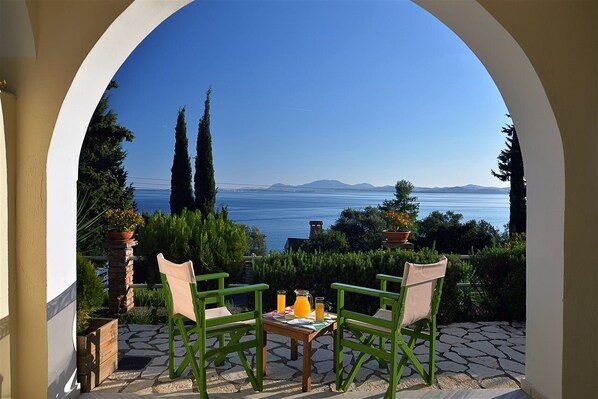 Terrace/patio - Captains Barbati (Corfu)