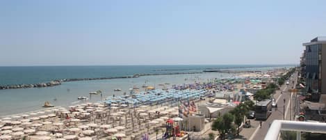 ชายหาด