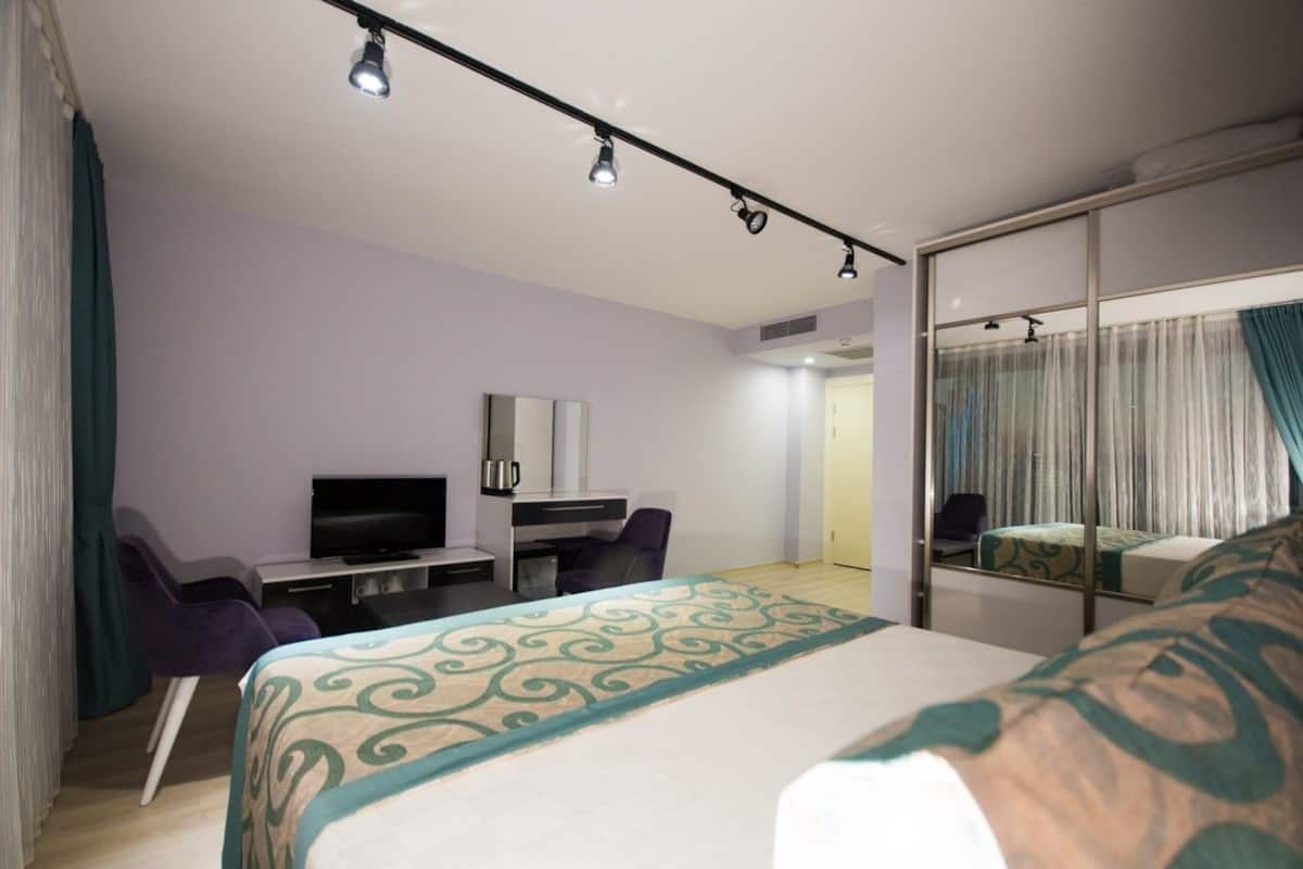 Studio, Balcony | Desk, soundproofing, iron/ironing board, free WiFi