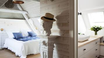 Een regendouche, milieuvriendelijk toiletgerief, een haardroger