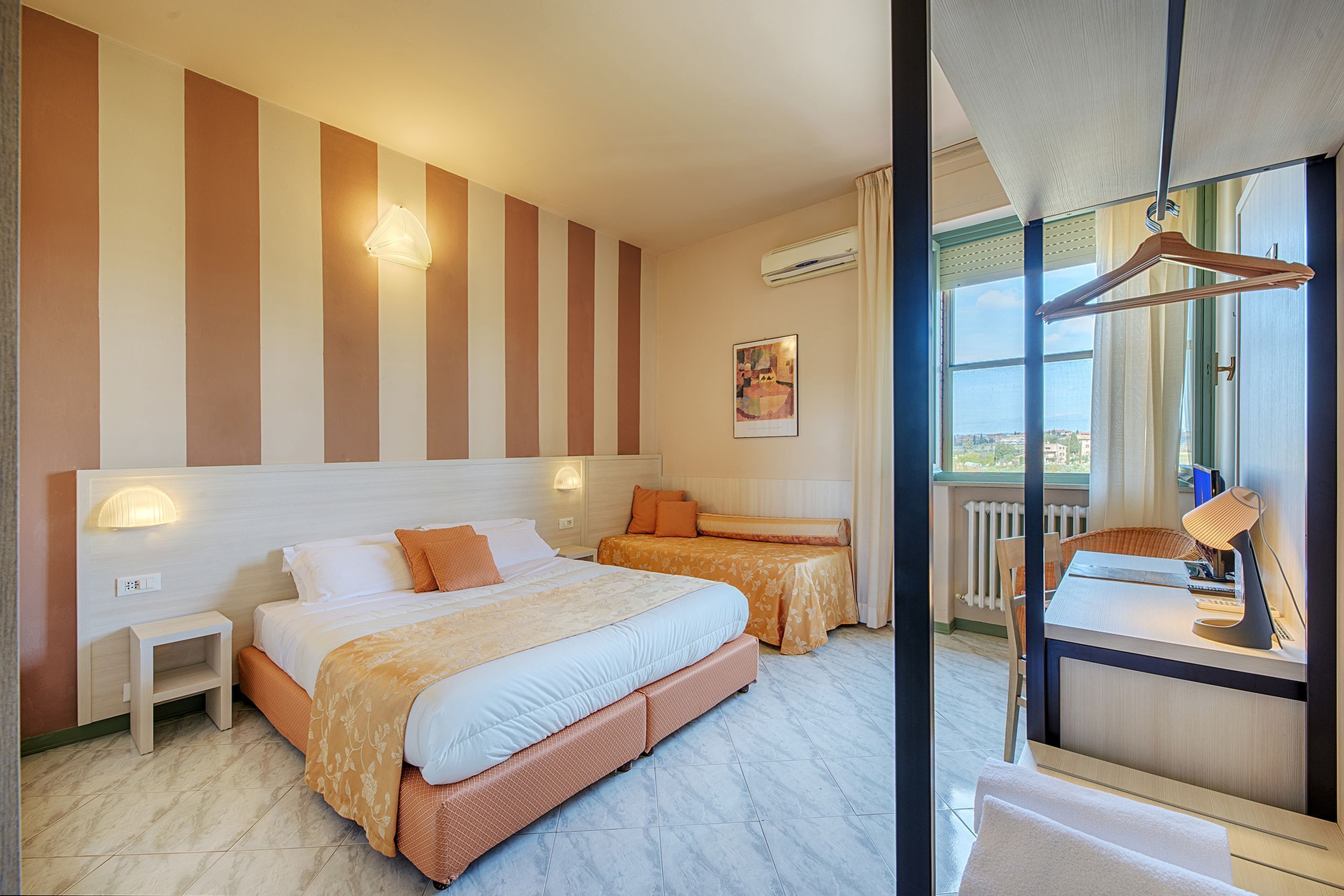 Premium bedding, minibar, individually decorated, individually furnished