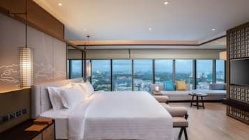 Junior Suite | Egyptian cotton sheets, premium bedding, minibar, in-room safe