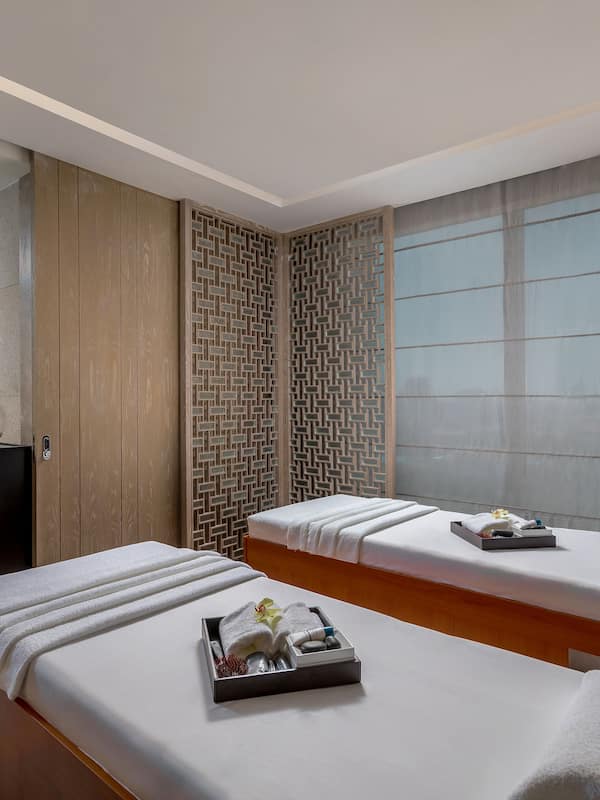 Couples treatment room(s), sauna, hot tub, steam room, body treatments