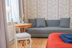 Triple Room, Shared Bathroom (Sofia Magdalena) | Premium bedding, blackout drapes, soundproofing, iron/ironing board - Polhem Bed & Breakfast (Falun)