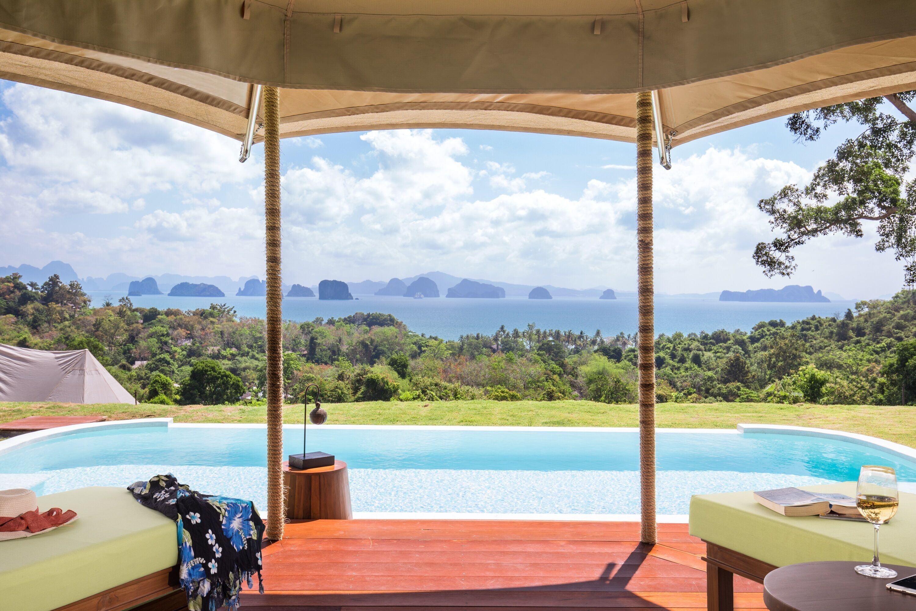 พาโนรามิกเต็นท์, 1 ห้องนอน, สระว่ายน้ำส่วนตัว, วิวทะเล | สระไร้ขอบ (อินฟินิตี้พูล) | สระว่ายน้ำกลางแจ้ง, เก้าอี้อาบแดดริมสระ