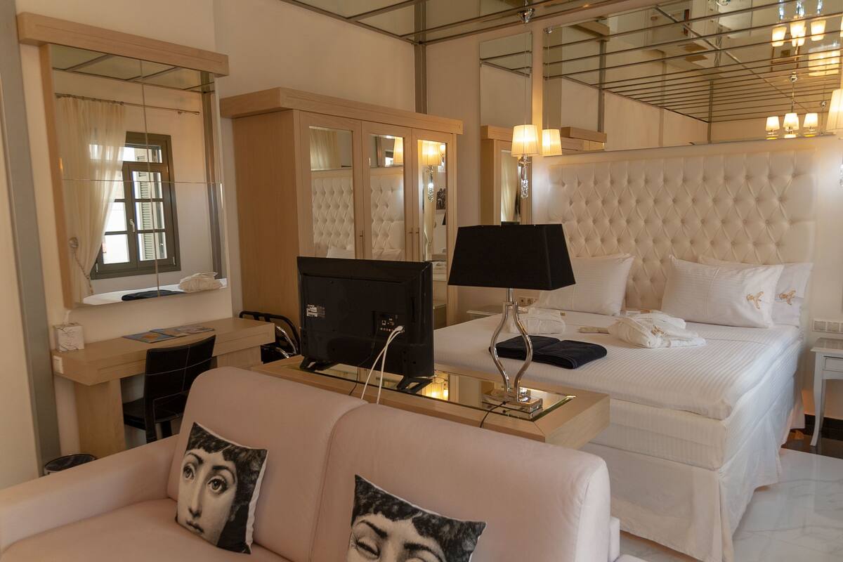 Royal Suite | 1 bedroom, Egyptian cotton sheets, premium bedding, pillowtop beds