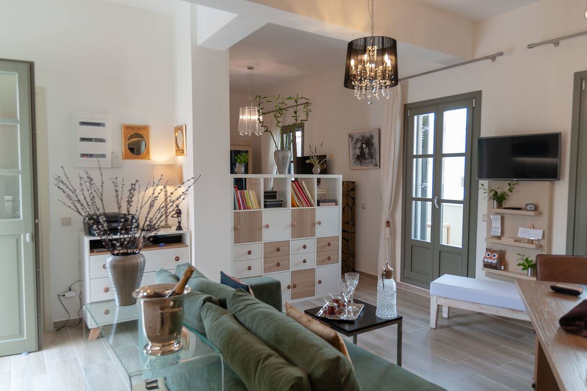 Deluxe Suite | 1 bedroom, Egyptian cotton sheets, premium bedding, pillowtop beds