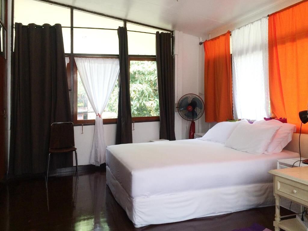 Deluxe Room garden view | Desk, free WiFi