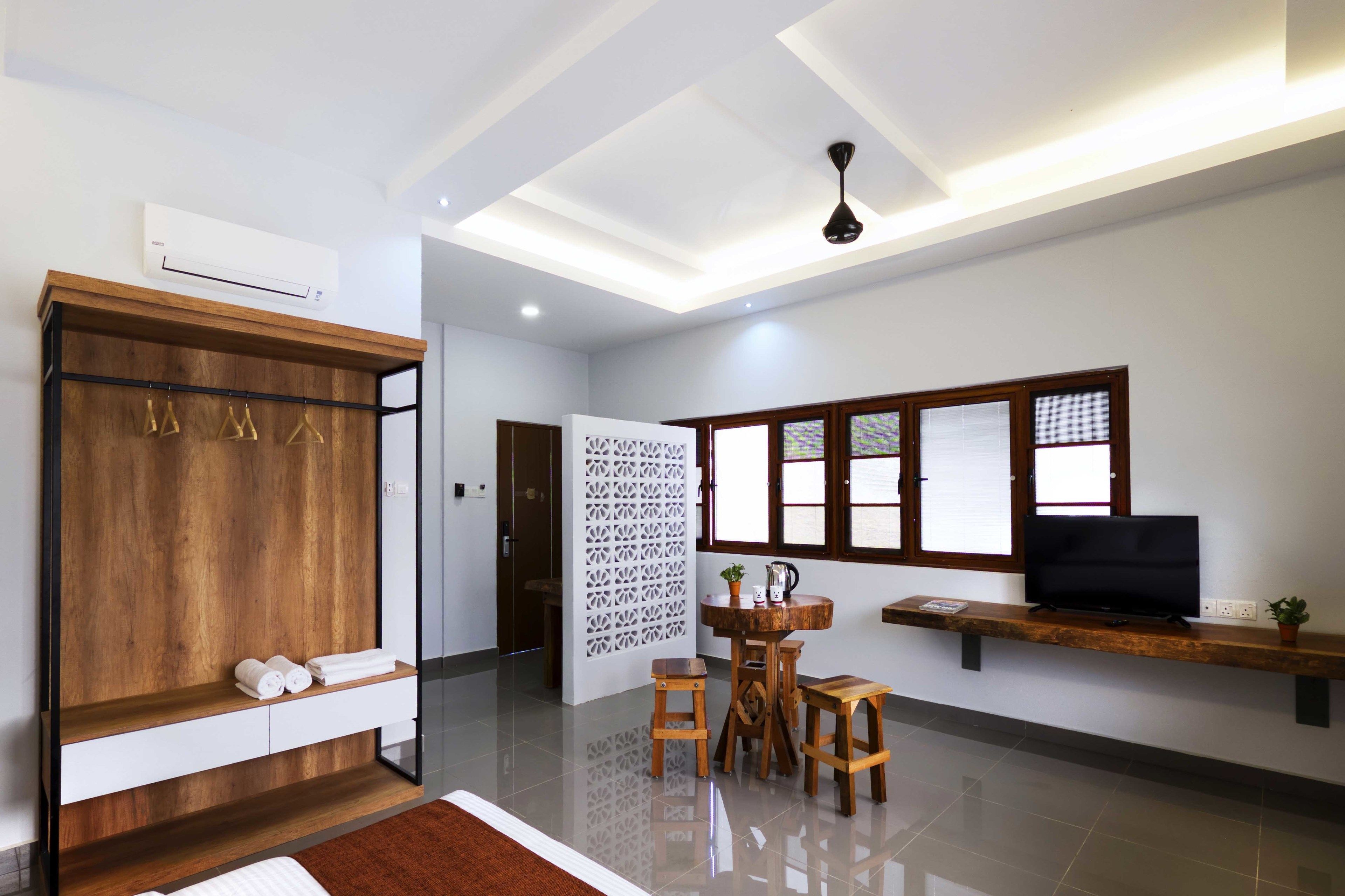 desk, iron/ironing board