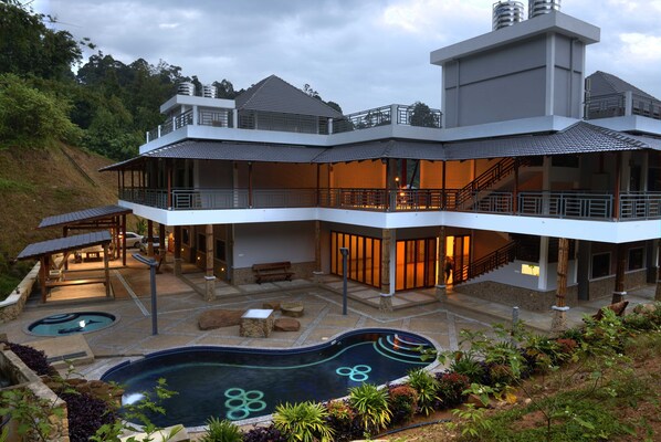 Front of property - evening/night