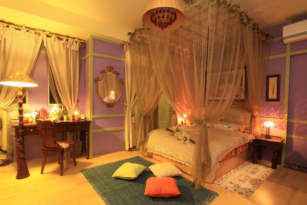 Standard Double Room | 1 bedroom, premium bedding, pillowtop beds, minibar - Happiness B&B (Luodong)