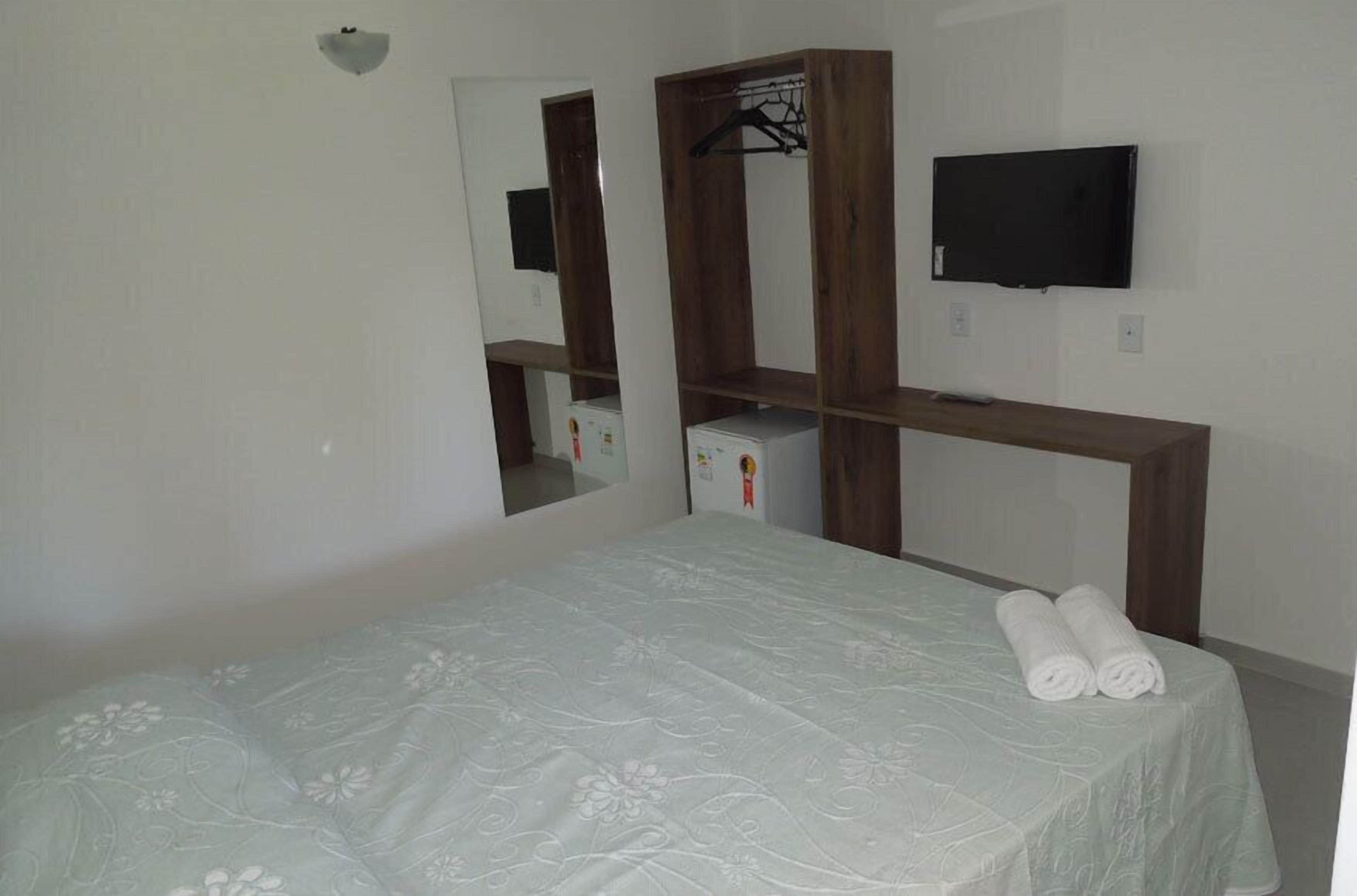 minibar, free wifi, bed sheets