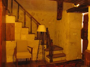 Ropa de cama de alta calidad y minibar 