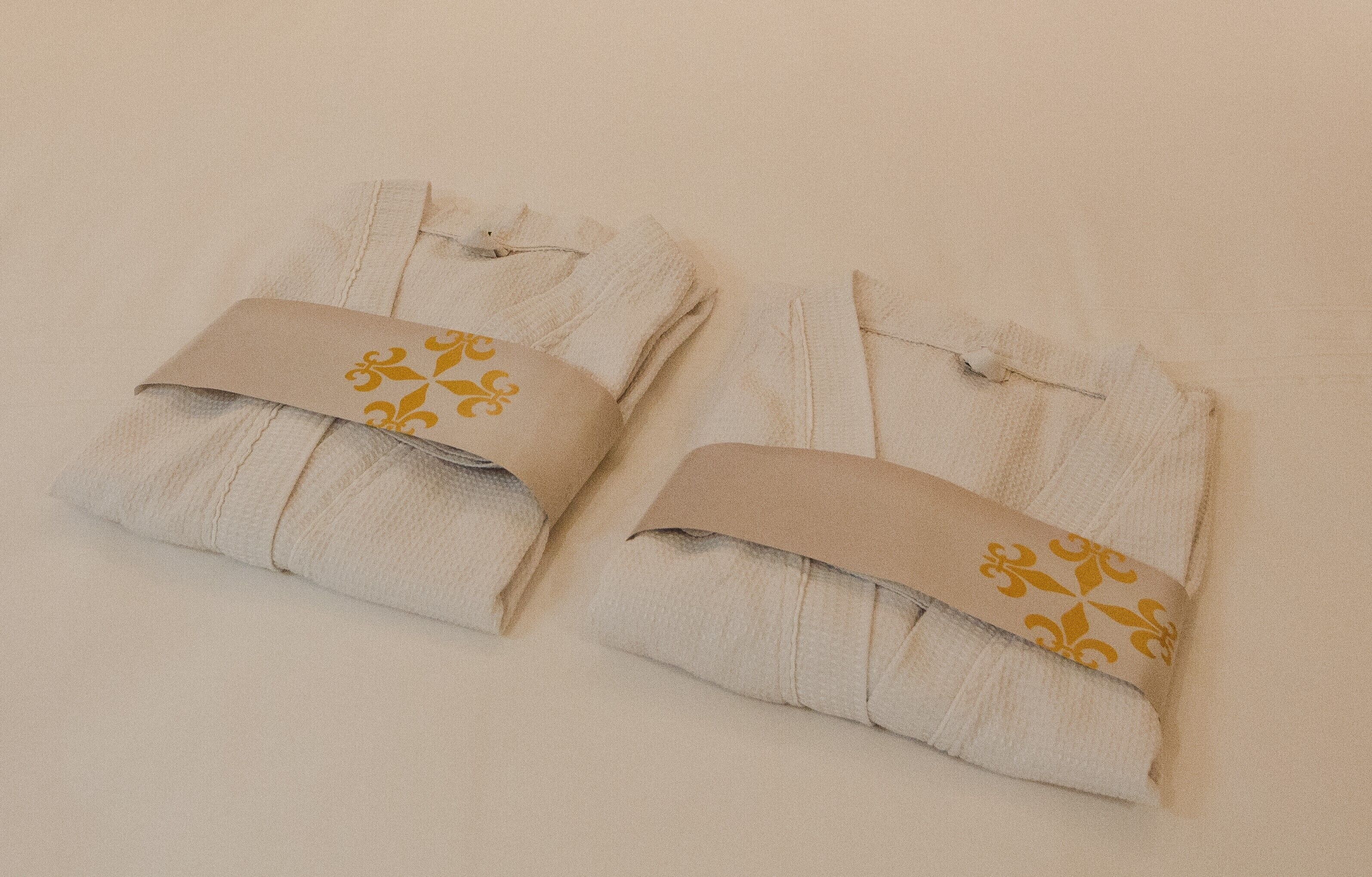 luxury room, 1 king bed | 1 bedroom, egyptian cotton sheets, premium bedding, minibar