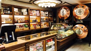 Gift shop - Hotel El Alfoz de Burgos (Villagonzalo Pedernales)