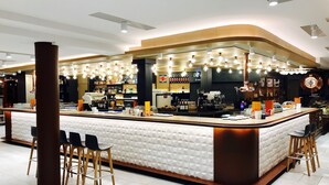 Bar (on property) - Hotel El Alfoz de Burgos (Villagonzalo Pedernales)