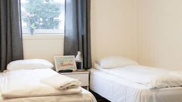 Chambre Double (Backpacker) | Bureau, rideaux occultants, fer et planche Ă  repasser, Wi-Fi gratuit