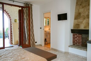 Premium bedding, minibar, in-room safe, desk - La Dolce Vita (Taggia)