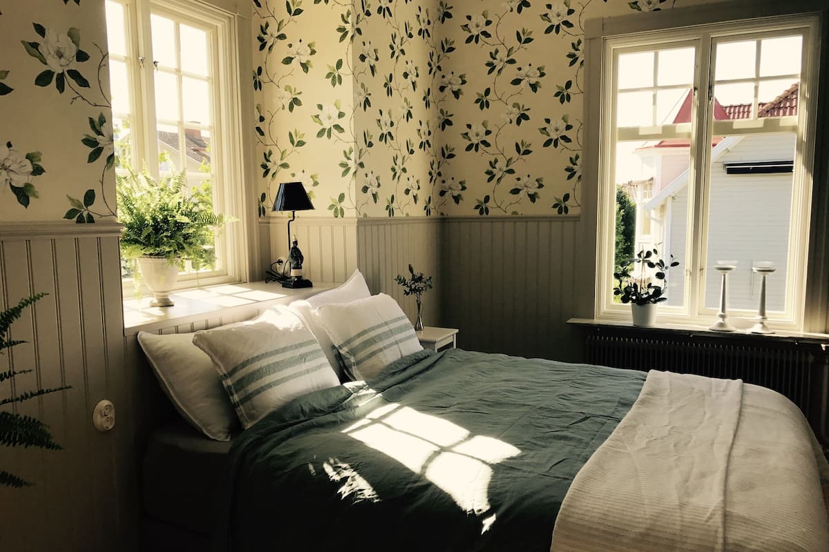 Double Room (West)
