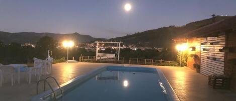 Outdoor pool, sun loungers