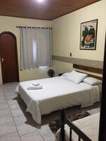 Berços grátis, camas extras/dobráveis (sobretaxa), Wi-Fi de cortesia