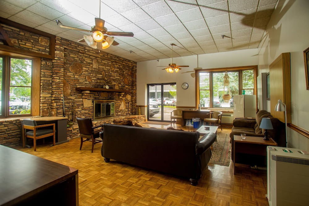Lafayette Inn