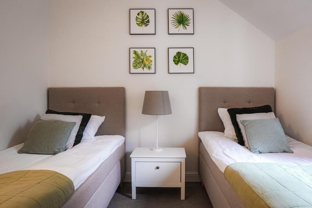 twin room | desk, iron/ironing board, free cots/infant beds, free wifi