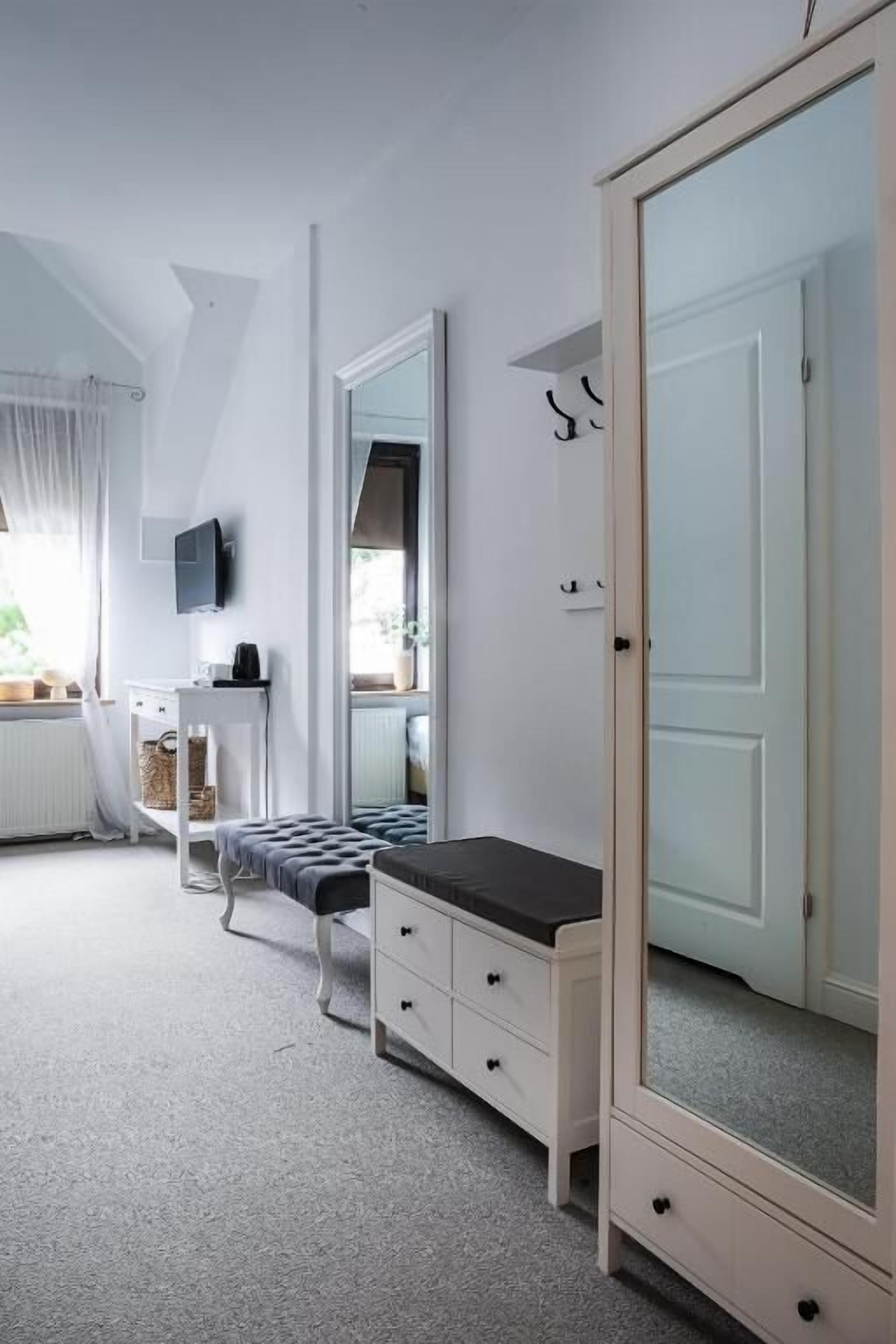 twin room | desk, iron/ironing board, free cots/infant beds, free wifi