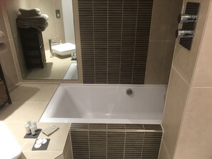 Luksus-lejlighed - 1 soveværelse | Badeværelse | Kombination af bruser/badekar, gratis toiletartikler, hårtørrer