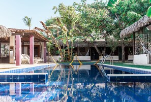 Outdoor pool, sun loungers - Pousada MyM Dunas (Jijoca de Jericoacoara)