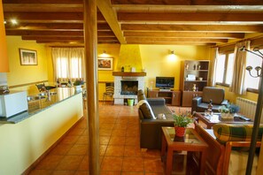 Ferienhaus, 3 Schlafzimmer | Wohnzimmer | Flachbildfernseher, Netflix, DVD-Player