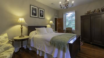 1 bedroom, premium bedding, desk, iron/ironing board