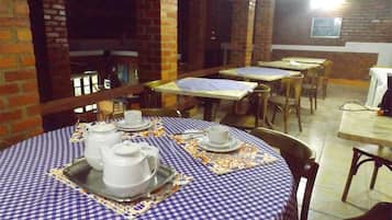 Café da manhã continental grátis todos os dias