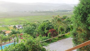 الإطلالة من المنشأة