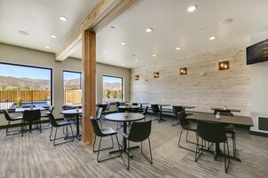 包含每日自助早餐