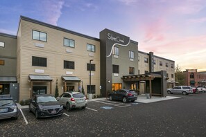 Property grounds - Silver Creek Hotel (Bellevue)