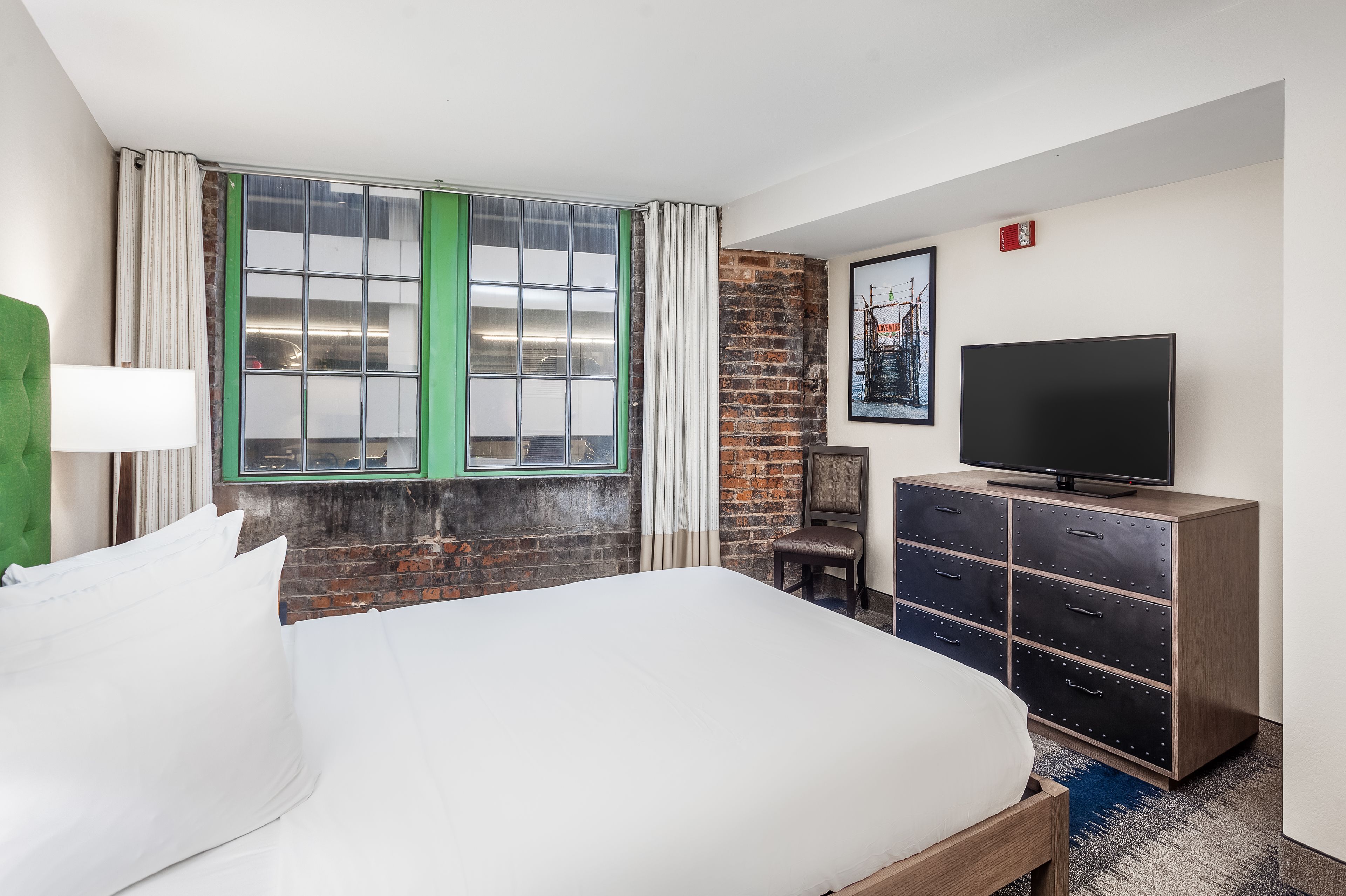 suite, 1 queen bed, accessible, bathtub | 1 bedroom, premium bedding, in-room safe, individually decorated