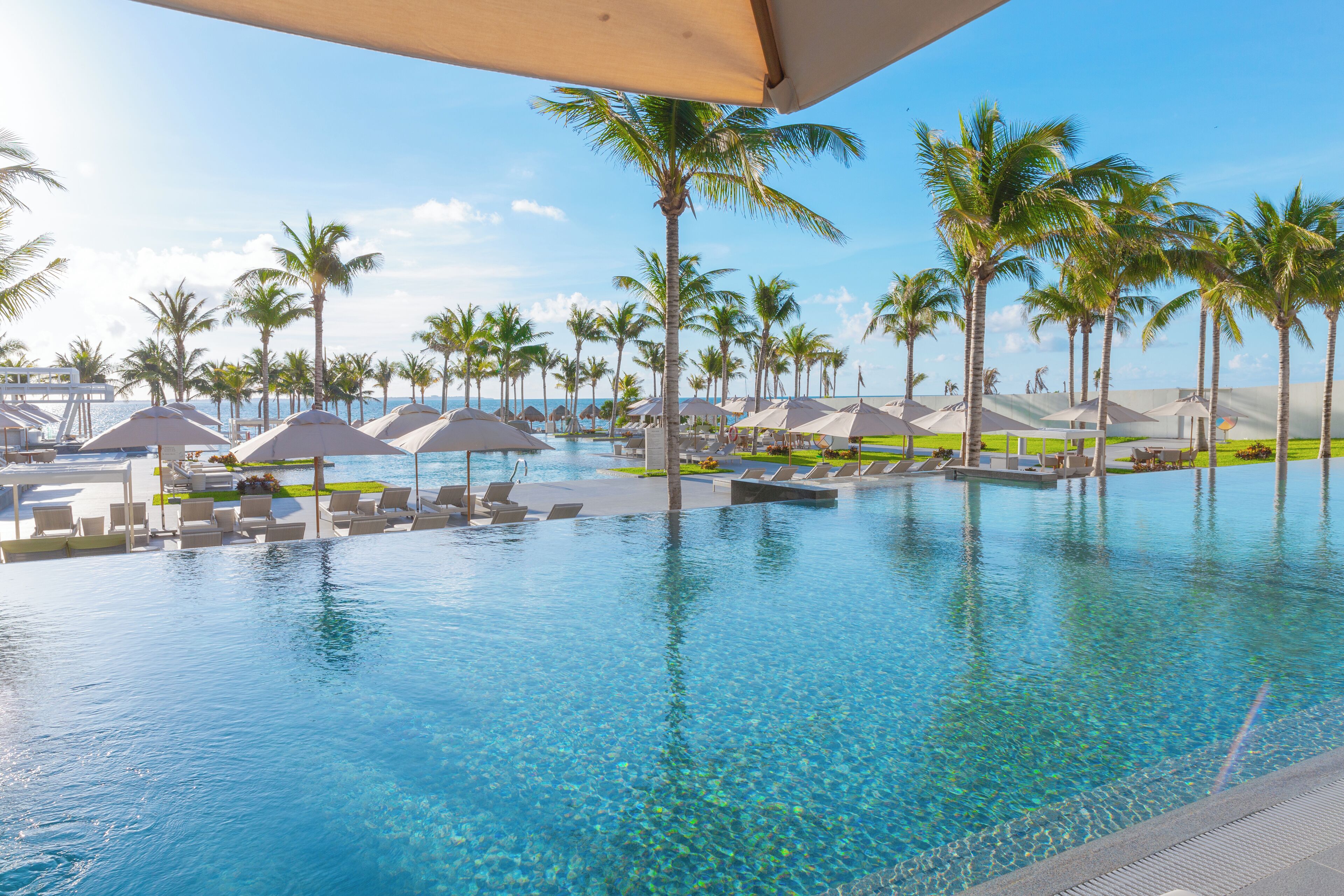 7 piscinas al aire libre, sombrillas, tumbonas
